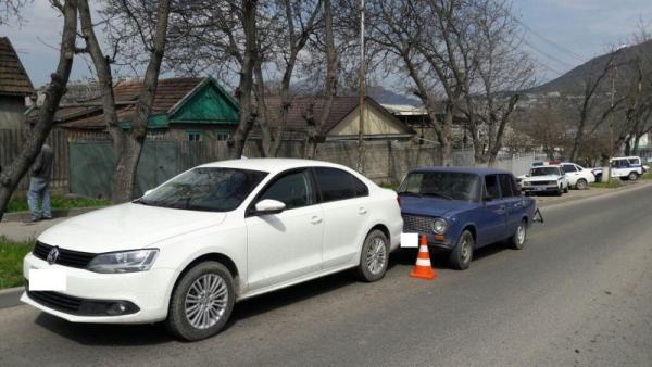 В Пятигорске от инфаркта за рулём умер водитель иномарки